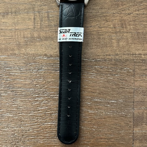 Vintage Star Trek: The Next Generation Romulan Cloaking Warbird Timex Watch - Picture 4 of 9